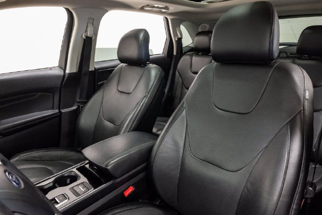 Used 2019 Ford Edge Titanium w/ Equipment Group 301A AWD/4WD image 11