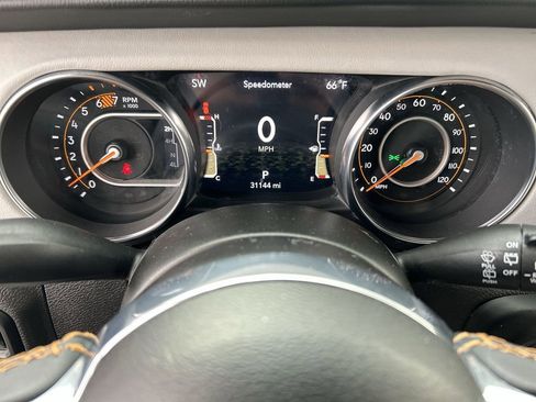 Used 2023 Jeep Wrangler Altitude image 11