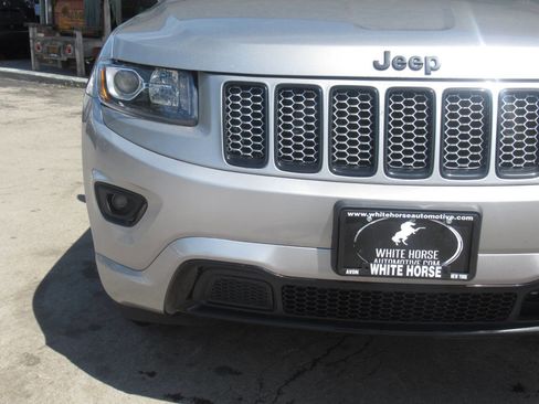 Used 2015 Jeep Grand Cherokee Altitude AWD/4WD image 3