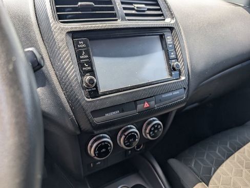 Used 2023 Mitsubishi Outlander Sport SE AWD/4WD image 16
