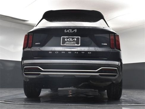Certified 2022 Kia Sorento SX image 38