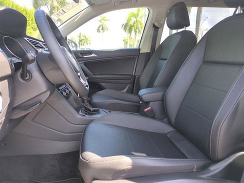 Used 2020 Volkswagen Tiguan SE image 52