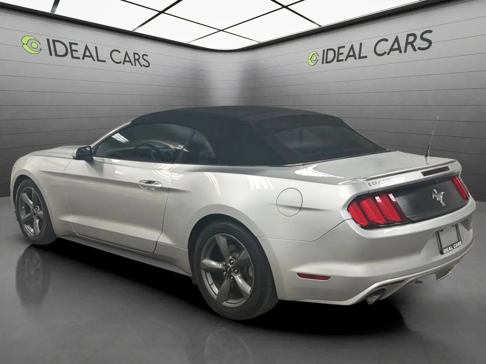 Used 2015 Ford Mustang Convertible w/ Equipment Group 051A RWD image 7