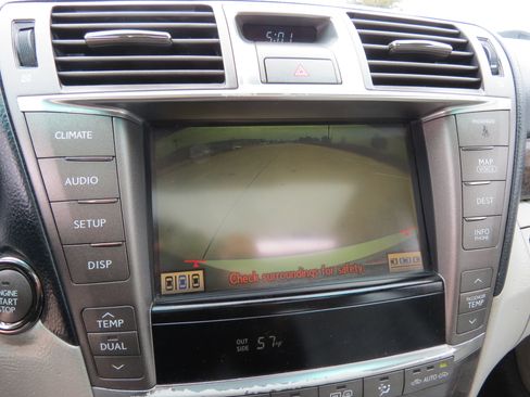 Used 2011 Lexus LS 460 image 23