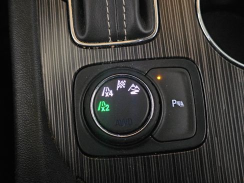 Used 2019 GMC Acadia SLT image 39