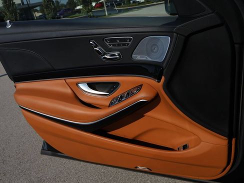 Used 2019 Mercedes-Benz S 560 Sedan image 43