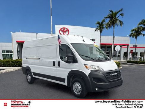 Used 2025 RAM ProMaster 2500 w/ Convenience Group FWD image 1