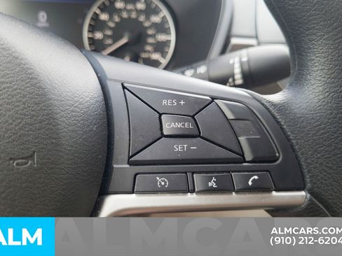 Used 2025 Nissan Altima 2.5 SV image 12