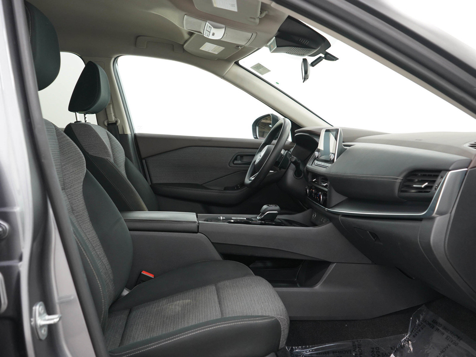 Used 2021 Nissan Rogue S FWD image 12