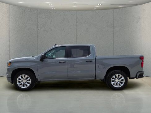 Used 2024 Chevrolet Silverado 1500 Custom RWD image 9