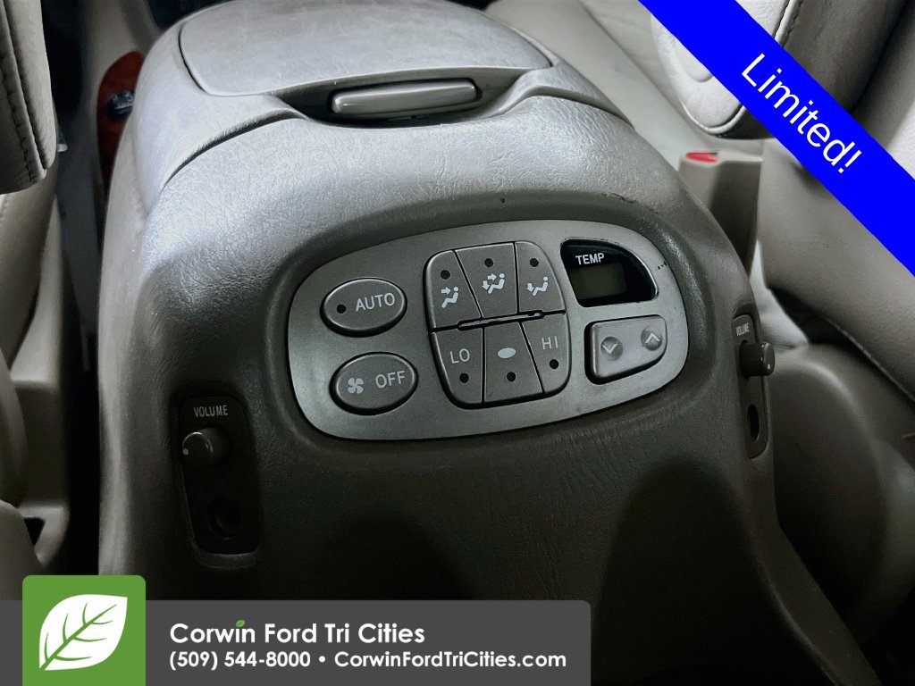 Used 2006 Toyota Sequoia Limited AWD/4WD image 30
