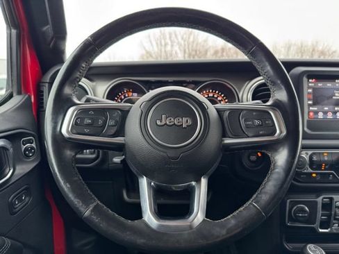 Used 2018 Jeep Wrangler Unlimited Sahara w/ Cold Weather Group AWD/4WD image 27