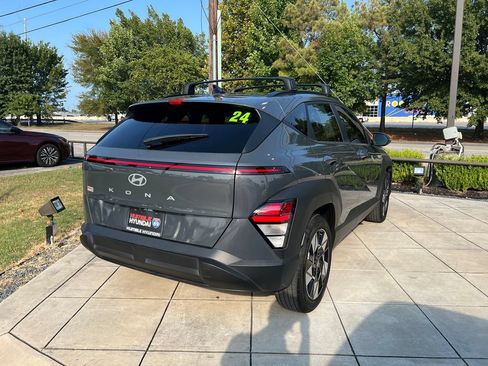 Used 2024 Hyundai Kona SEL FWD image 11