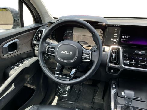 Used 2023 Kia Sorento EX FWD image 11