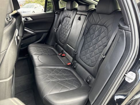 Used 2025 BMW X6 xDrive40i w/ Climate Comfort Package image 19