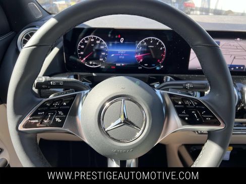 Used 2025 Mercedes-Benz GLA 250 4MATIC image 19