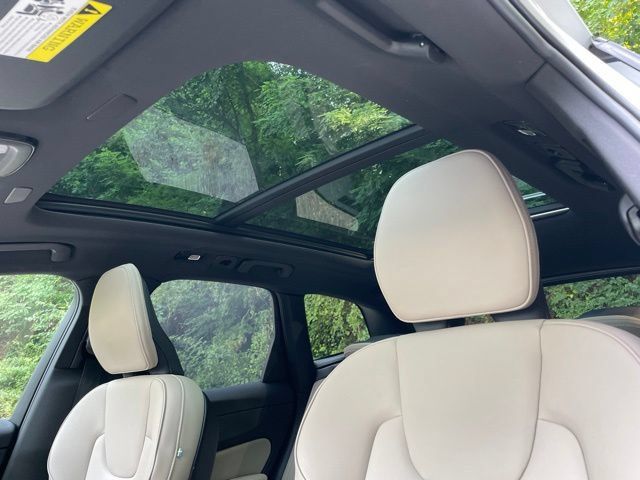Certified 2026 Volvo XC60 B5 Plus AWD/4WD image 24