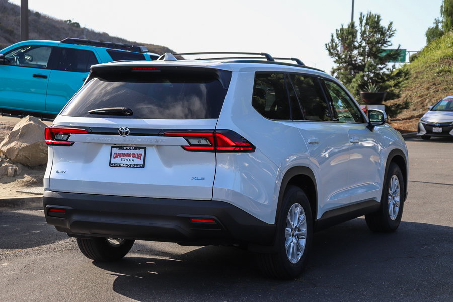 New 2026 Toyota Grand Highlander XLE FWD image 8