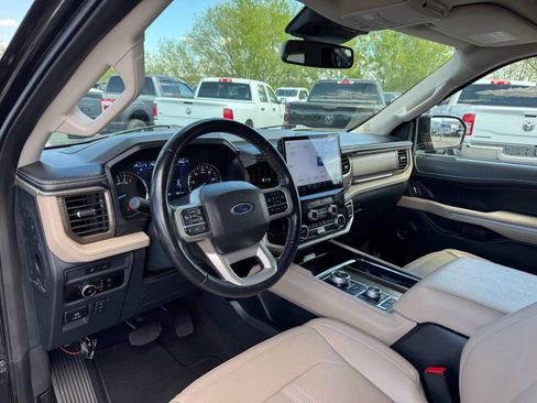 Used 2024 Ford Expedition Limited AWD/4WD image 16