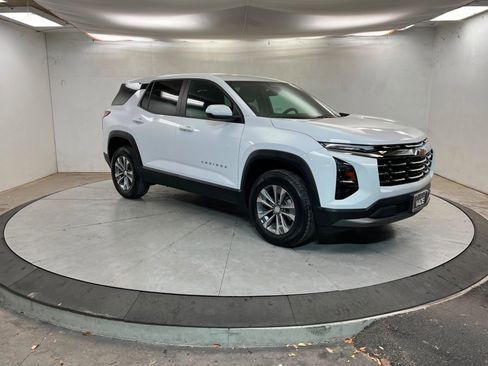 Used 2025 Chevrolet Equinox LT image 8