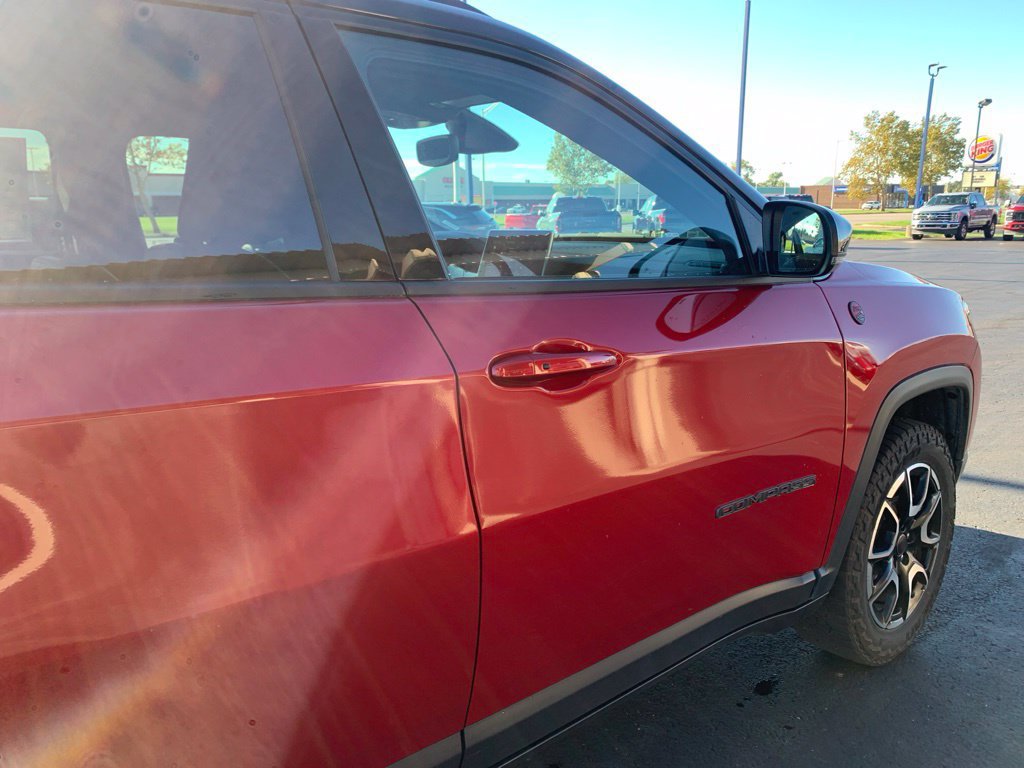 Used 2025 Jeep Compass Trailhawk AWD/4WD image 14