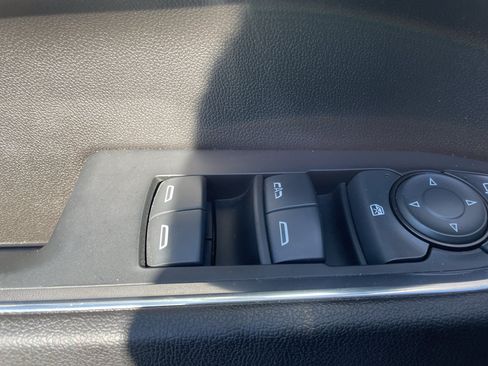 Used 2023 GMC Sierra 1500 Elevation AWD/4WD image 19