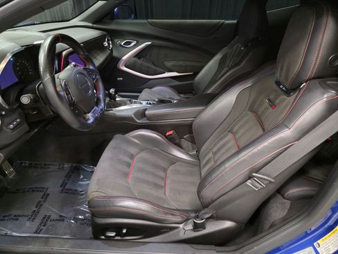 Used 2019 Chevrolet Camaro ZL1 RWD image 18