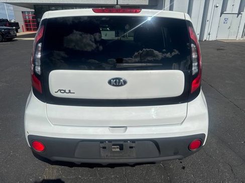 Used 2018 Kia Soul FWD image 8