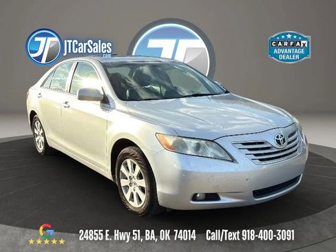 Used 2008 Toyota Camry XLE image 1