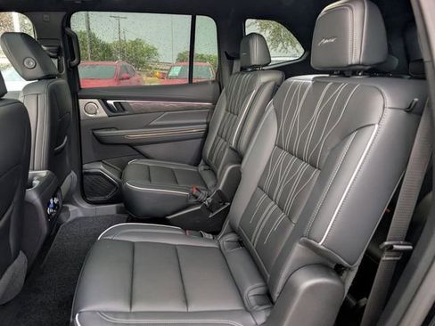 New 2026 Buick Enclave Avenir w/ Super Cruise Package FWD image 20