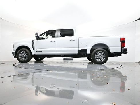 New 2026 Ford F250 Lariat RWD image 32