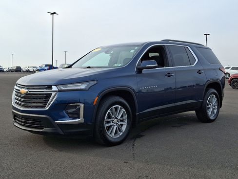 Certified 2023 Chevrolet Traverse LT image 3