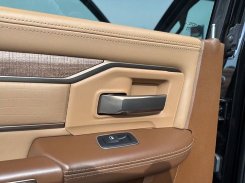 Used 2024 RAM 3500 Limited w/ Safety Group image 38