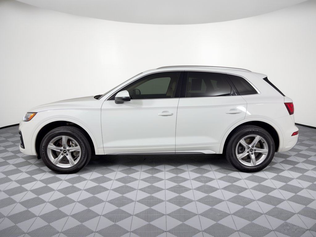 Used 2021 Audi Q5 2.0T Premium w/ Convenience Package AWD/4WD image 2