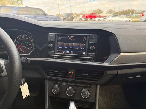 Used 2021 Volkswagen Jetta S w/ Driver Assistance Package image 18