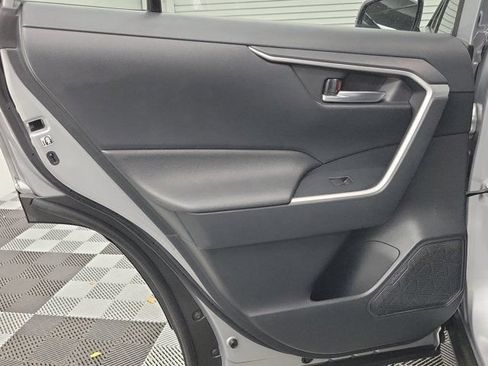 Used 2019 Toyota RAV4 XLE FWD image 17