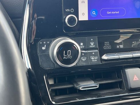 Used 2024 Toyota Highlander XLE image 29