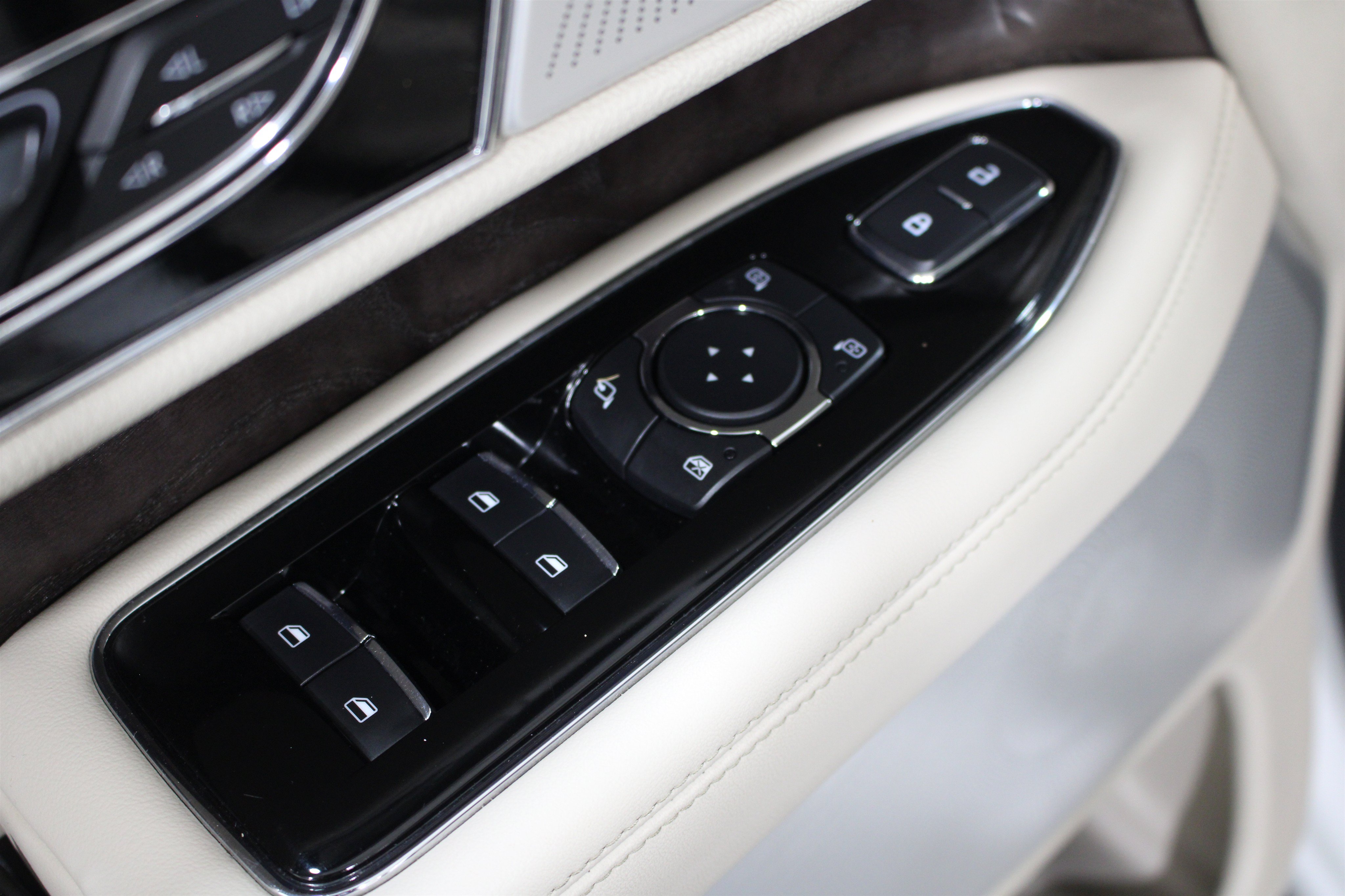 Used 2021 Lincoln Navigator L Reserve AWD/4WD image 6