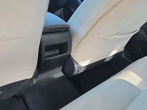 Used 2020 Toyota Corolla LE FWD image 39