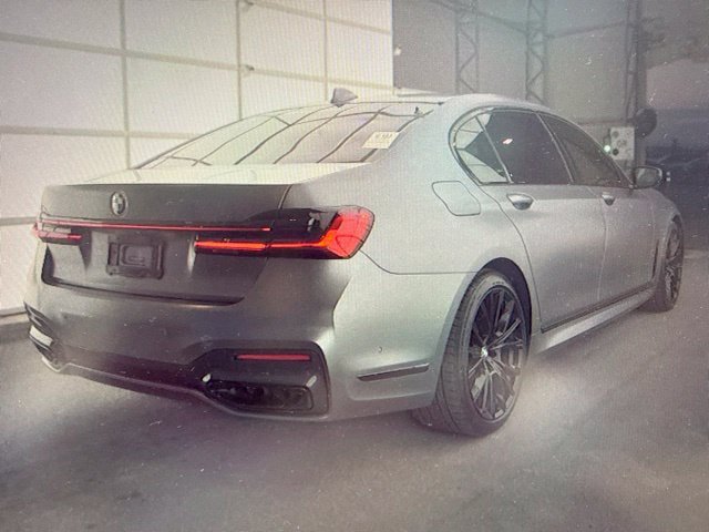 Used 2021 BMW 750i xDrive w/ Autobahn Package AWD/4WD image 3