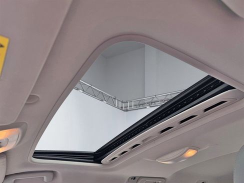 Used 2015 Volvo V60 T5 Platinum image 19