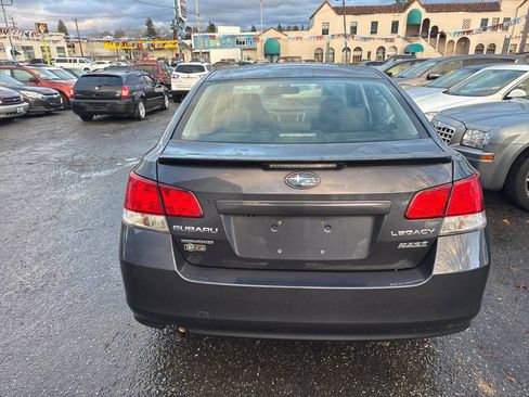 Used 2010 Subaru Legacy 2.5i Limited image 6