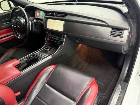 Used 2018 Jaguar XF S image 17