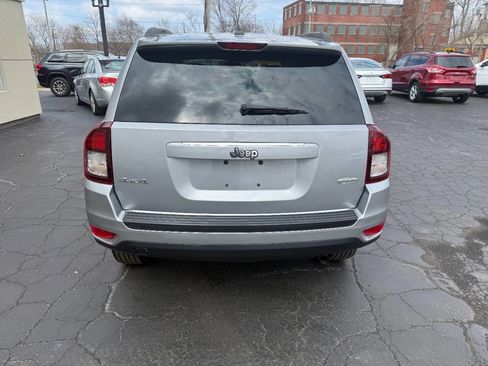 Used 2017 Jeep Compass Latitude image 4