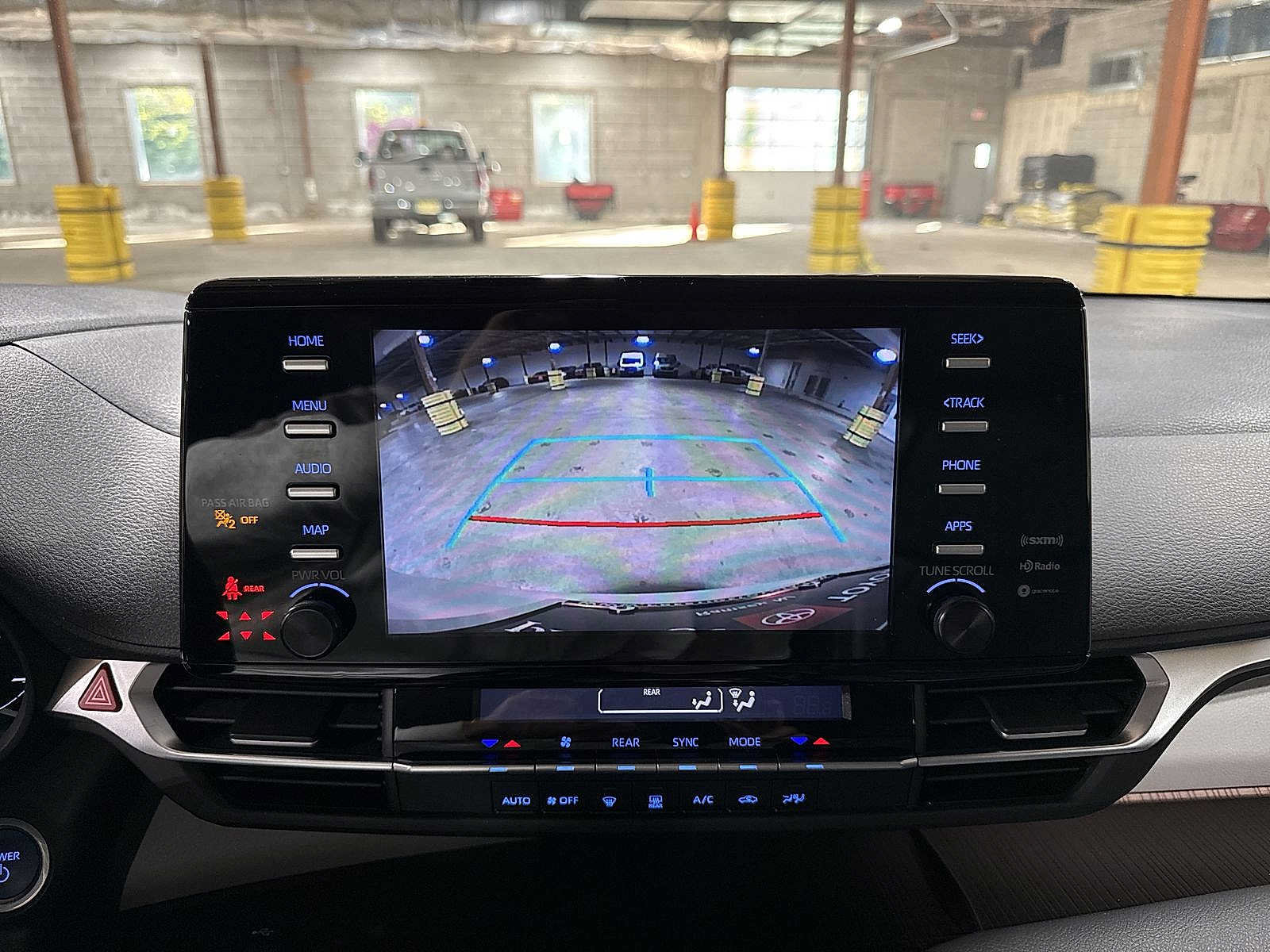Certified 2022 Toyota Sienna LE FWD image 25