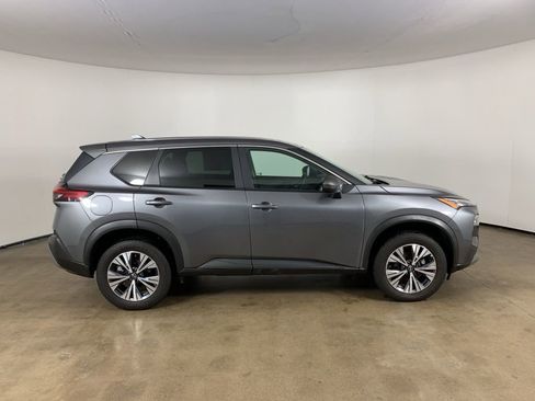 Used 2023 Nissan Rogue SV image 7