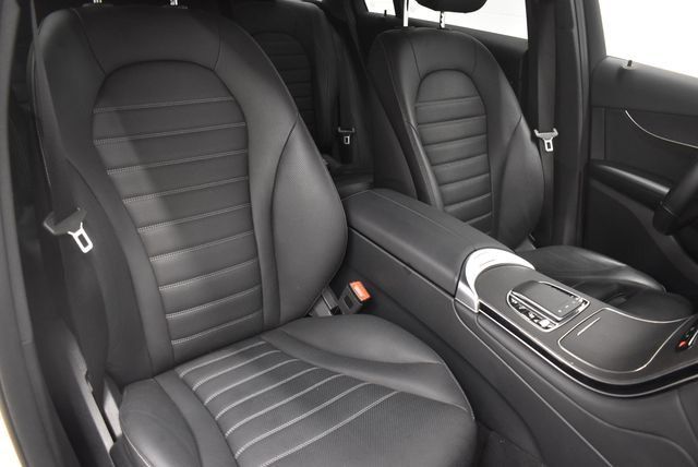 Used 2022 Mercedes-Benz GLC 300 4MATIC image 6