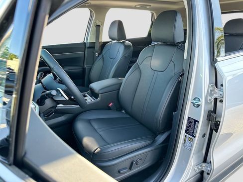 Certified 2025 Kia Sorento EX w/ EX Panoramic Sunroof Package FWD image 21