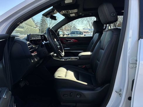 Certified 2024 Chevrolet Traverse RS image 20