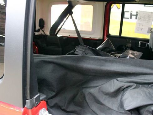 Used 2018 Jeep Wrangler Unlimited Sport w/ Cold Weather Group AWD/4WD image 9